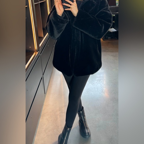 BLACK FAUX FUR COAT - Picture 3 of 4